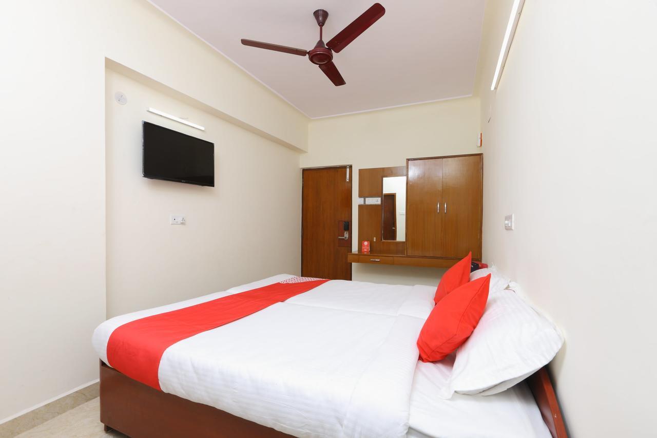Oyo 11433 Kishore Inn Chennai Exteriör bild