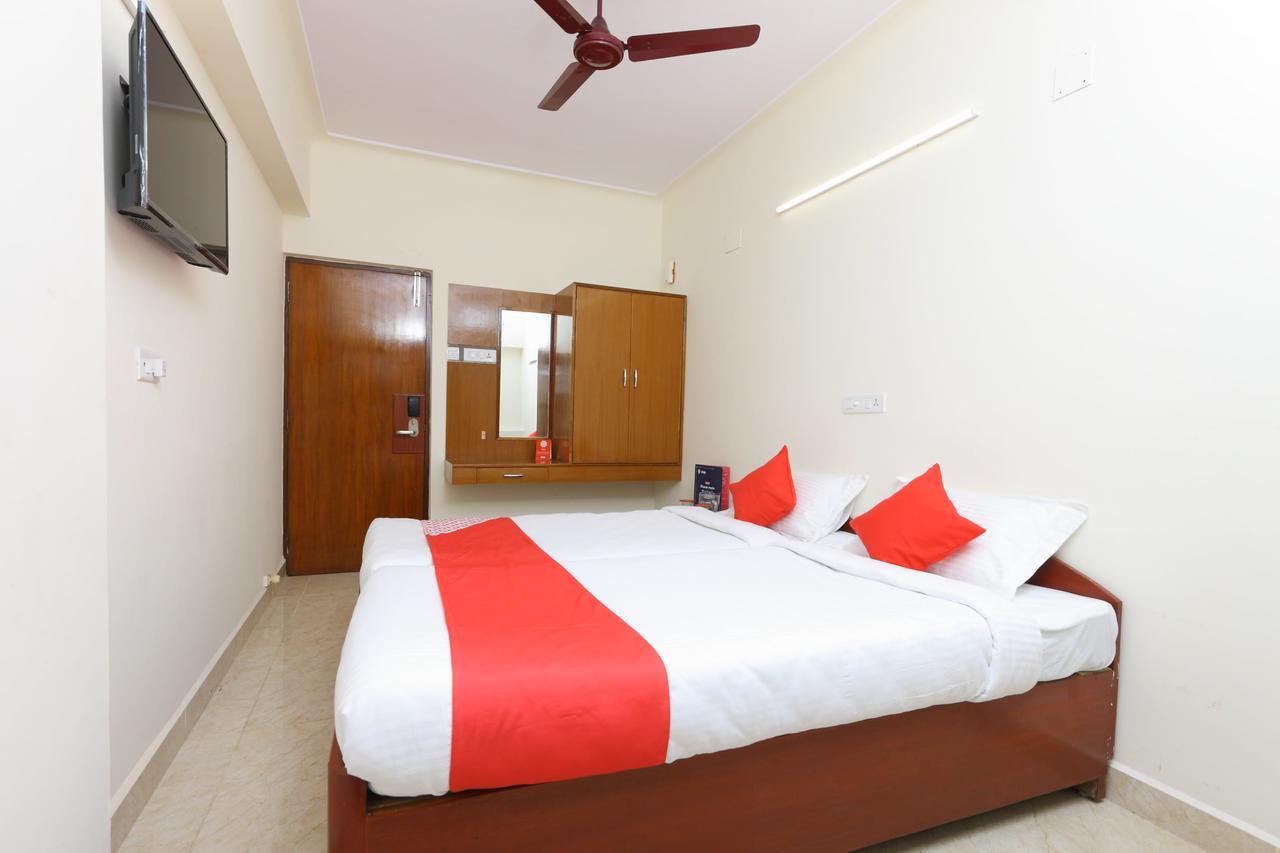 Oyo 11433 Kishore Inn Chennai Exteriör bild